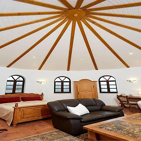 Forest Hideaway, Cleaning Included *